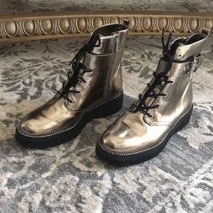 Michael Kors boots💃🏽💃🏽